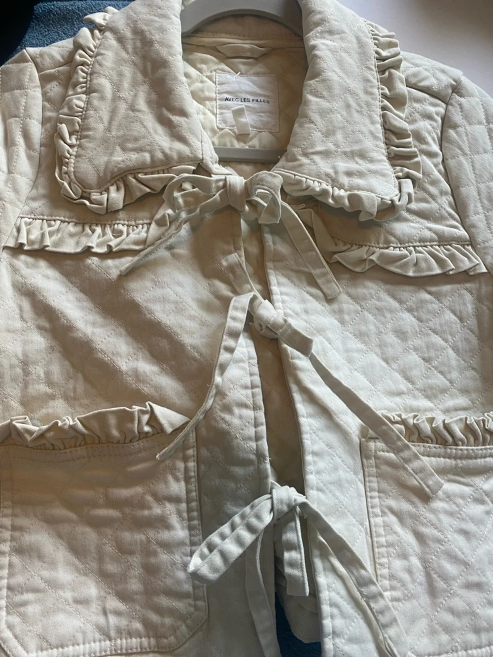 Avec Les Filles Cream Quilted Ruffle-Tie Puffer Jacket size Small - Picture 5 of 8